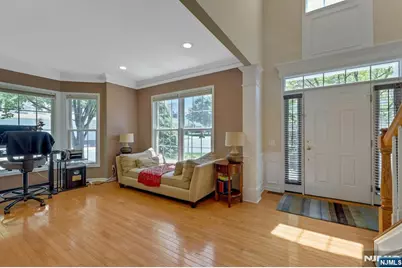 81 Lafayette Circle, Totowa, NJ 07512 - Photo 7