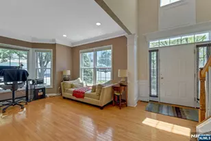 81 Lafayette Cir, Totowa, NJ 07512 - Photo 7