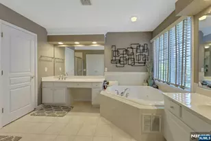 81 Lafayette Cir, Totowa, NJ 07512 - Photo 35