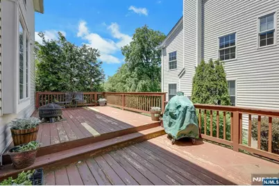 81 Lafayette Circle, Totowa, NJ 07512 - Photo 13
