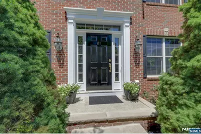 81 Lafayette Circle, Totowa, NJ 07512 - Photo 3