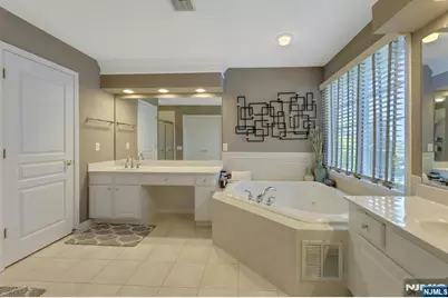 81 Lafayette Circle, Totowa, NJ 07512 - Photo 39