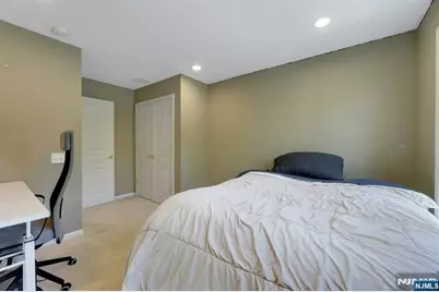 81 Lafayette Circle, Totowa, NJ 07512 - Photo 25