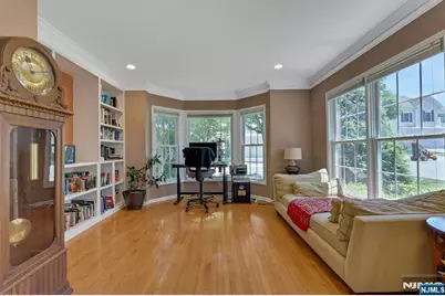 81 Lafayette Circle, Totowa, NJ 07512 - Photo 5