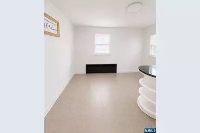 292 Florida Avenue, Paterson, NJ 07503 - Photo 9