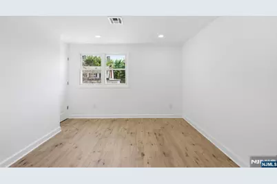 59 Erie Avenue, Midland Park, NJ 07432 - Photo 15