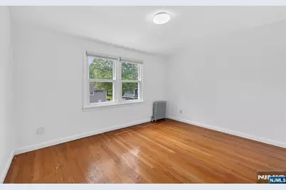 28 Livingston Place, Teaneck Township, NJ 07666 - Photo 13