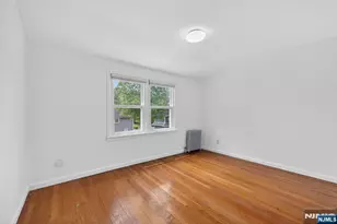 28 Livingston Pl, Teaneck Township, NJ 07666 - Photo 13