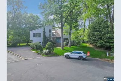 18 Mission Way, Tenafly, NJ 07670 - Photo 3