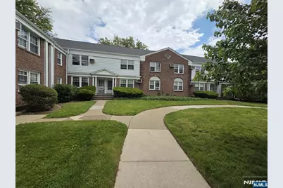 18A Elmwood Court 18A #18A, Elmwood Park, NJ 07407 - Photo 1