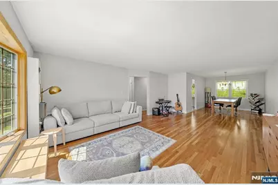 89 Forsythia Lane B #B, Paramus, NJ 07652 - Photo 5
