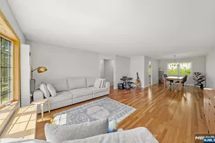 89 Forsythia Ln B, Paramus, NJ 07652 - Photo 5