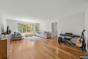 89 Forsythia Ln B, Paramus, NJ 07652 - Photo 3