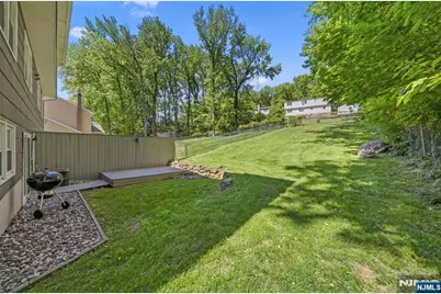 89 Forsythia Lane B #B, Paramus, NJ 07652 - Photo 19