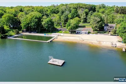 6 Standish Lane, Kinnelon, NJ 07405 - Photo 1