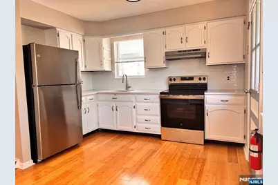 21 Wanamaker Avenue 1st Floor #1st floor, Waldwick, NJ 07463 - Photo 3