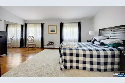 22 Hampton Court 422 #422, Washington Township, NJ 07676 - Photo 15