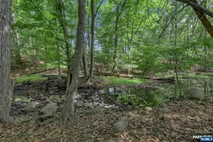 364 Canterbury Ln, Wyckoff Township, NJ 07481 - Photo 11