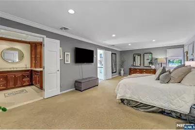 364 Canterbury Lane, Wyckoff Township, NJ 07481 - Photo 31