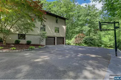 364 Canterbury Lane, Wyckoff Township, NJ 07481 - Photo 7