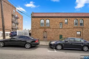678 Anderson Ave, Cliffside Park, NJ 07010 - Photo 15