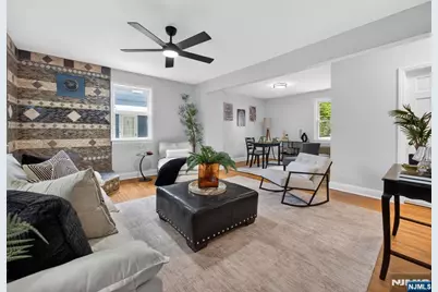 538 Coolidge Place, Paramus, NJ 07652 - Photo 5