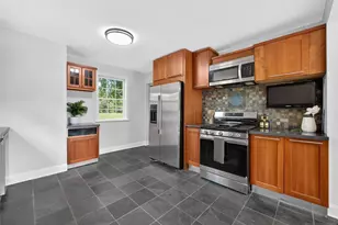 538 Coolidge Pl, Paramus, NJ 07652 - Photo 11
