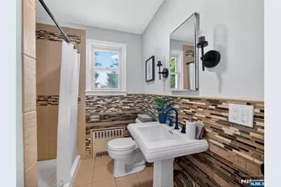 538 Coolidge Place, Paramus, NJ 07652 - Photo 15