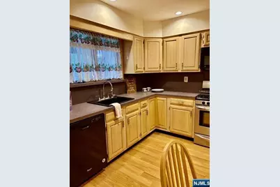 620 Midland Avenue, Saddle Brook Township, NJ 07663 - Photo 5