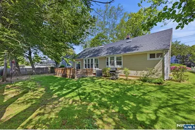 455 Hoffman Avenue, New Milford, NJ 07646 - Photo 17