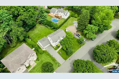 41 Circle Drive, Paramus, NJ 07652 - Photo 33