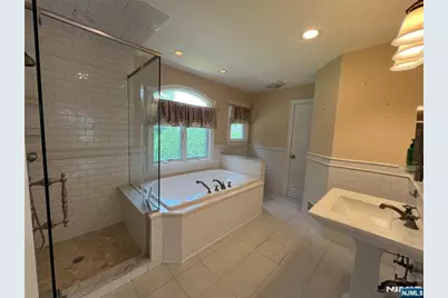 41 Circle Drive, Paramus, NJ 07652 - Photo 17