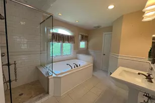 41 Circle Dr, Paramus, NJ 07652 - Photo 17
