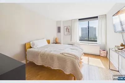 770 Anderson Avenue 402 #402, Cliffside Park, NJ 07010 - Photo 9