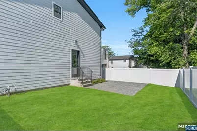 66 Westview Drive, Bergenfield, NJ 07621 - Photo 37