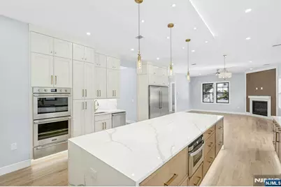 66 Westview Drive, Bergenfield, NJ 07621 - Photo 15