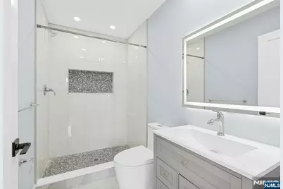 66 Westview Drive, Bergenfield, NJ 07621 - Photo 27