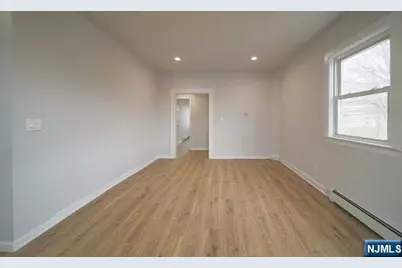 107 Washington Avenue, Little Ferry, NJ 07643 - Photo 5