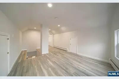 107 Washington Avenue, Little Ferry, NJ 07643 - Photo 9