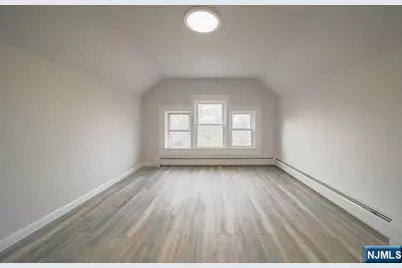 107 Washington Avenue, Little Ferry, NJ 07643 - Photo 7