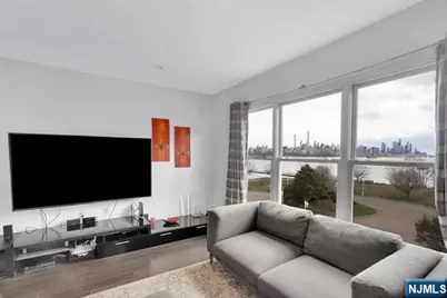 331 Promenade, Edgewater, NJ 07020 - Photo 11