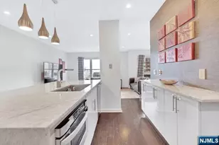 331 Promenade, Edgewater, NJ 07020 - Photo 9