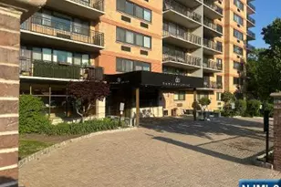 60 Parkway Dr 3G, East Orange, NJ 07017 - Photo 1