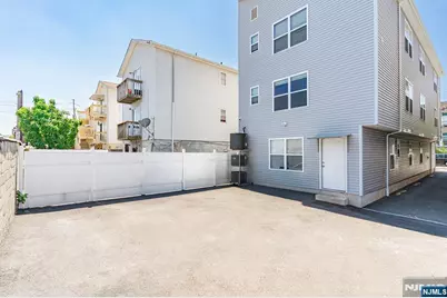 299 N 13th Street, Newark, NJ 07107 - Photo 21