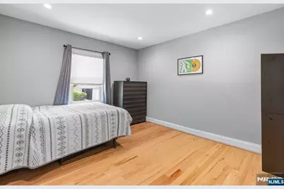 385 Copeland Avenue, Lyndhurst Township, NJ 07071 - Photo 27