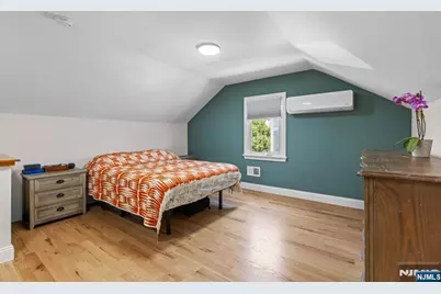 385 Copeland Avenue, Lyndhurst Township, NJ 07071 - Photo 21