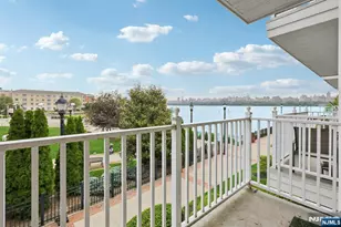 66 Lydia, Guttenberg, NJ 07093 - Photo 25