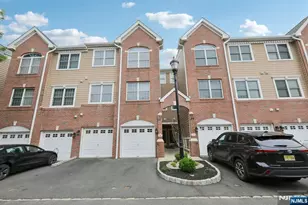 66 Lydia, Guttenberg, NJ 07093 - Photo 35