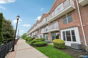 66 Lydia, Guttenberg, NJ 07093 - Photo 31