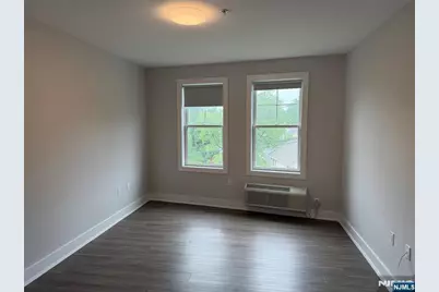 1685 Bergen Boulevard 414 #414, Fort Lee, NJ 07024 - Photo 5